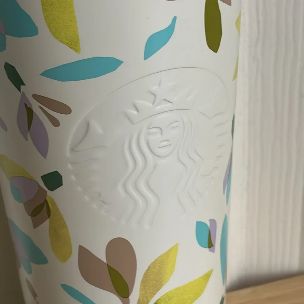 Starbucks Spring Flower Soft Touch Matte 24oz Tumbler off white floral print